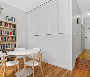 Stylish Warehouse Apartment with Leafy Outlook & Private Balcony - Photo 5
