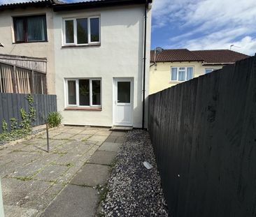 2 bedroom terraced house to rent - Photo 1