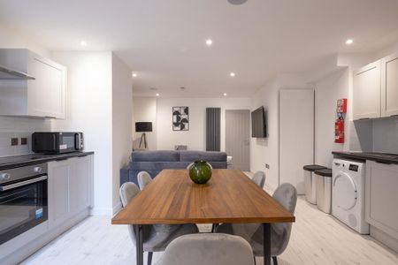 6 bedroom house of multiple occupation to rent - Photo 4