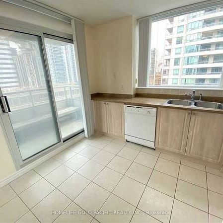 Yonge/Sheppard-Very Spacious 2Bdrm 2Baths - Photo 4