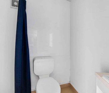 2 Bedroom Apartment - Great Location - Photo 5