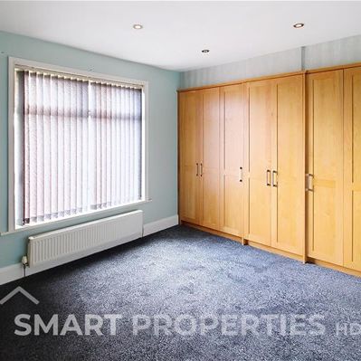 Heatherfield Road, Huddersfield - Photo 1