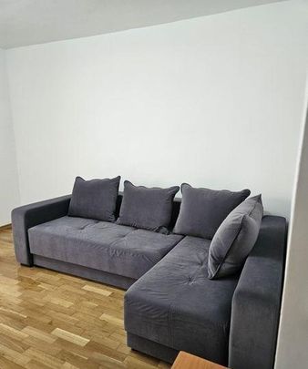 Calea vitan auchan etaj 8 - Fotografie 1