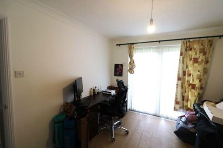 4 bedroom detached house to rent - Photo 4