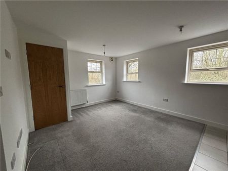 A 2 bedroom three storey end terrace townhouse. - Photo 5