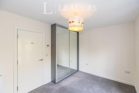 2 bedroom semi-detached house to rent - Photo 3