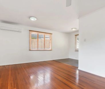 Renovated 3-Bedroom Unit in a Peaceful Paddington Pocket - Photo 3
