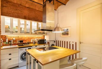 Ronda de Sant Antoni, Barcelona, Catalonia 08001