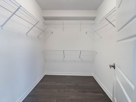 For Lease - 3001 Duggan Trail, Oakville, Ontario - Photo 5