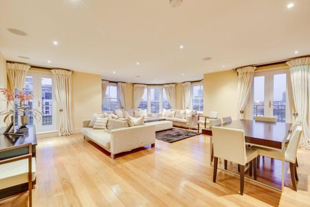 4 bedroom flat to rent - Photo 2