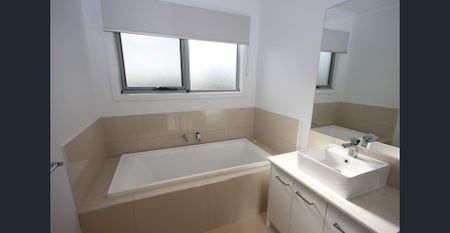 Perfect balance of comfort, convenience, and low maintenance living. - Photo 5