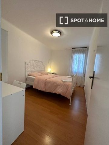 barcelona, Catalonia 08917 - Photo 3