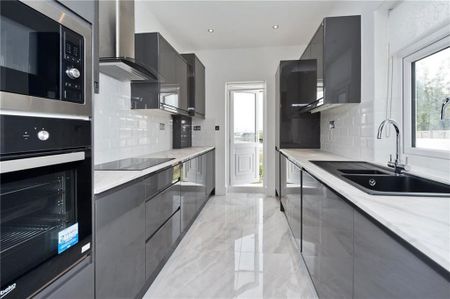 5 bedroom terraced house to rent - Photo 4