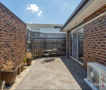 Spacious and Modern One-BR Townhouse - Photo 6
