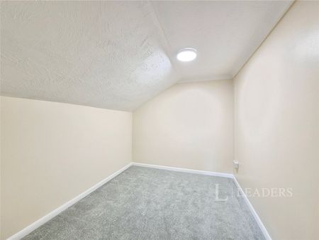 2 bedroom apartment to rent Cedar Avenue, Chelmsford, Essex, CM1 - Photo 5