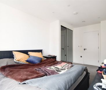 A stunning 2 bedroom third floor apartment situated in this popular... - Photo 2