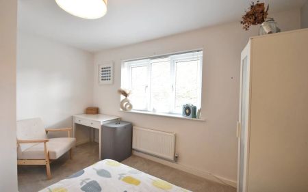 Partridge Mews, Chertsey, KT16 - Photo 5