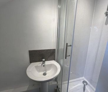 1 bedroom in a house share to rent - Photo 6