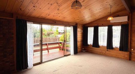 Lockwood home on Lockhart Avenue - Photo 2