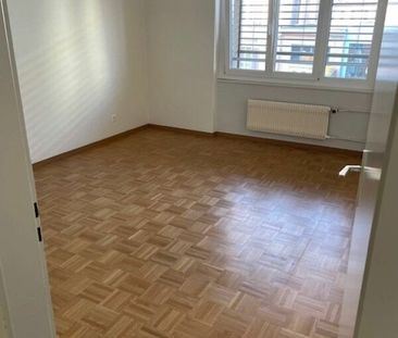 Family apartment with 4.5 rooms and closed balcony! - Photo 5