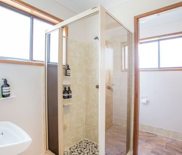 Coastal Living - Spacious Family Home Just Minutes from the Beach - Photo 4