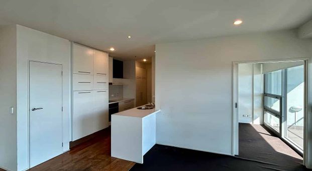 PREMIUM CITY APARTMENT LIVING!! - Photo 1