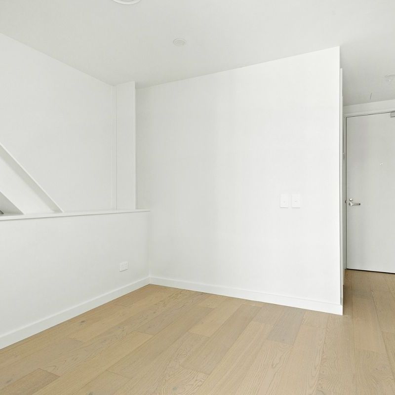 HYDE LANE APARTMENT BUILDING - 1 BEDROOM - Photo 1