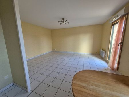 Location Appartement 3 pièces 59m² COMBOURG 35270 - Photo 3