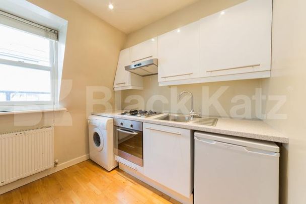 City Location 1 bedroom property with balcony near old street station - Photo 1