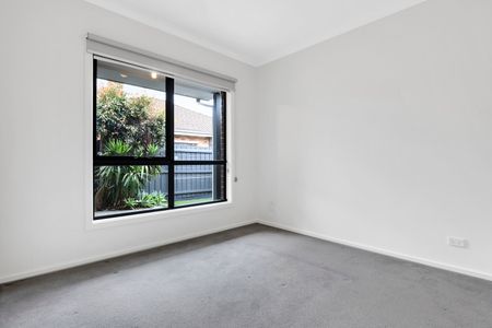 1/177 Purinuan Road, Reservoir VIC 3073 - Photo 4