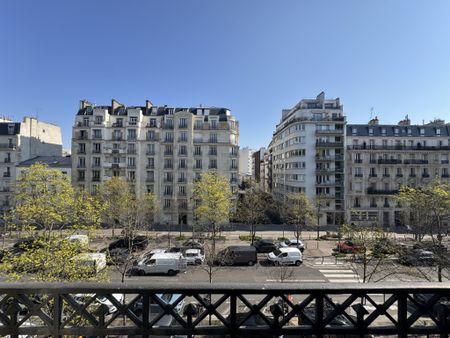 Location Appartement 5 pièces 100m² PARIS 12ème - Photo 2