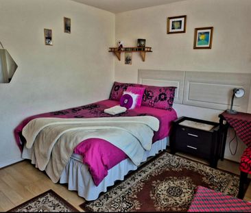 3 Bed Semi-Detached House, Courtenay Gardens, NG3 - Photo 3