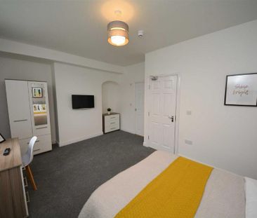 1 bedroom in a house share to rent - Photo 5