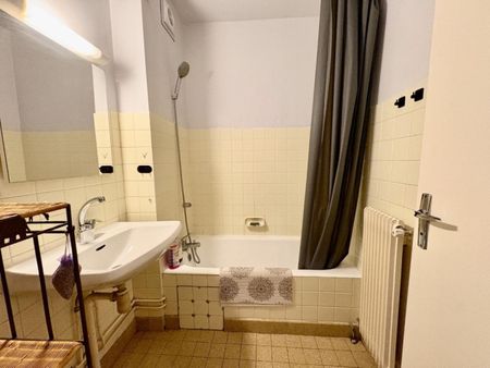 APPARTEMENT T2 A LOUER A ROANNE - BOULEVARD DE REIMS - Photo 2
