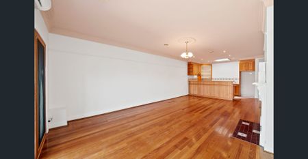 CHARMING FEDERATION STYLE TOWNHOUSE - Photo 2