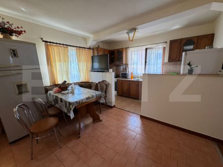 Casa 5 camere, 300 mp, parcari, zona Florilor - Fotografie 5
