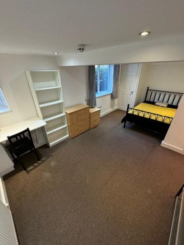 3 bedroom terraced house to rent - Photo 4