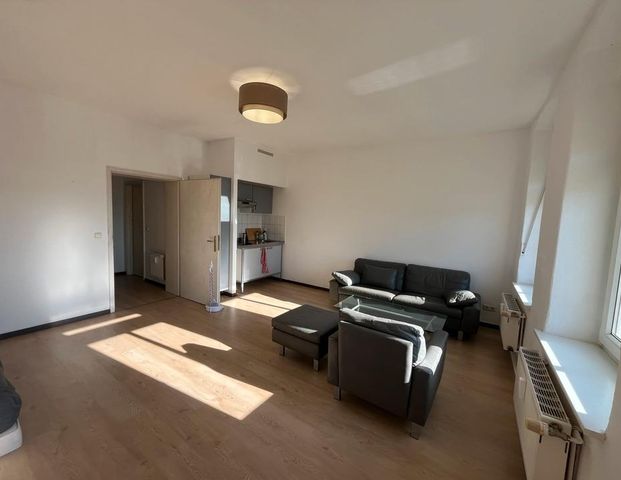 Helle 2-Zimmer-Wohnung, hochwertig möbeliert im 1. Obergeschoss - Foto 1