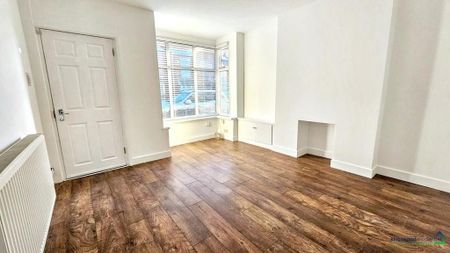 2 bedroom semi-detached house to rent - Photo 5