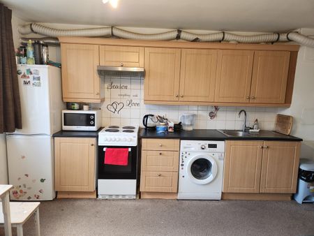 1 Bed Flat, First Floor, N22 - Photo 5