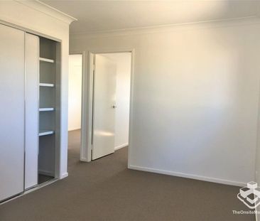 Modern Townhouse, 3 Bedrooms + Study nook, Available From 13/02/2026 - Photo 5