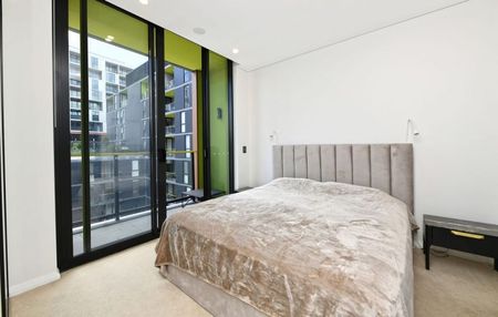 Modern Fully Furnished Two Bedroom Apartment in the heart of Zetland - Photo 3