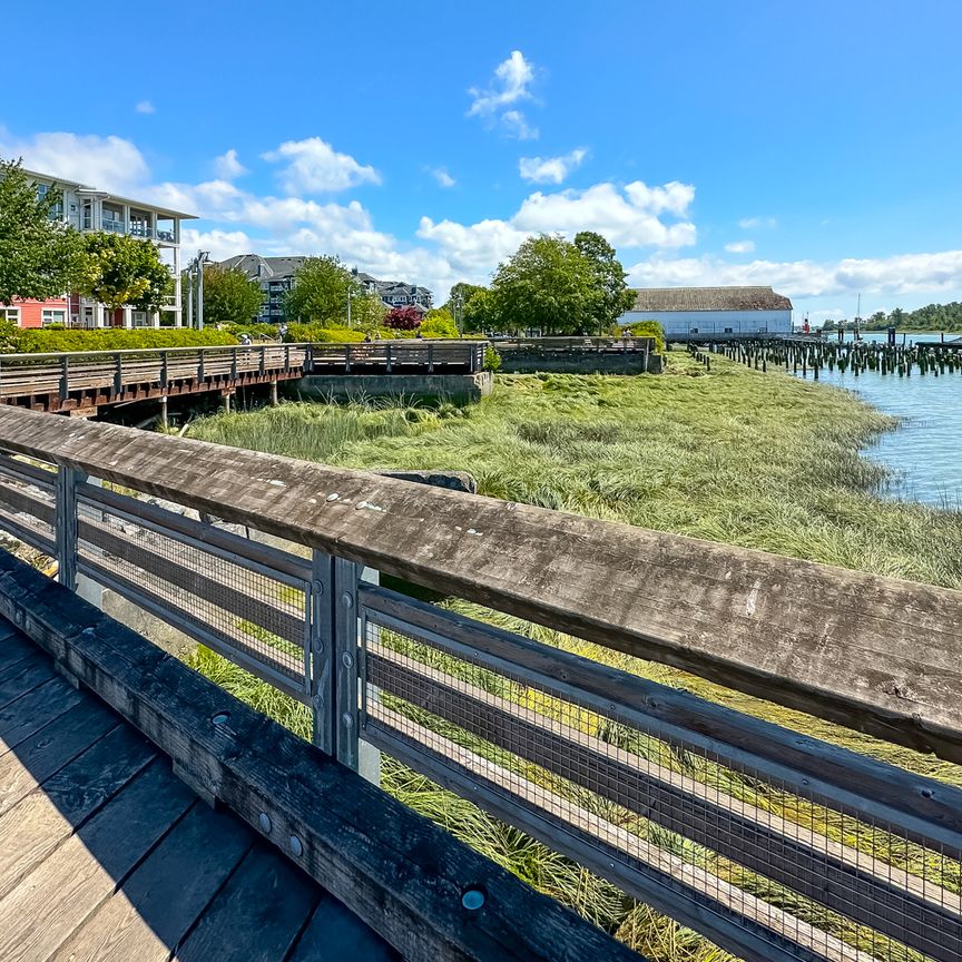 Exceptional 2 Bed + Den Condo W/ Stunning Pond Backed Balcony In Richmond. - Photo 1