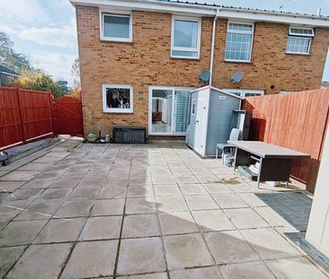 Japonica Close, Woking, Surrey, GU21 - Photo 2