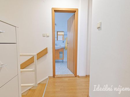 Pronájem bytu 2+kk 73 m2 - Fotografie 2