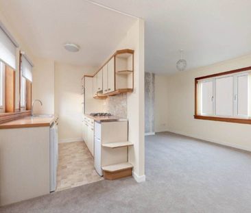 Stuart Wynd, East Craigs, Edinburgh - Photo 3