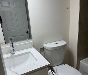 For Lease - 49 Everingham Circle, Brampton, Ontario - Photo 6