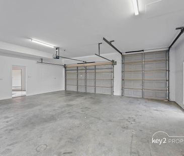 LARGE SUNNY FAMILY HOME - Photo 4