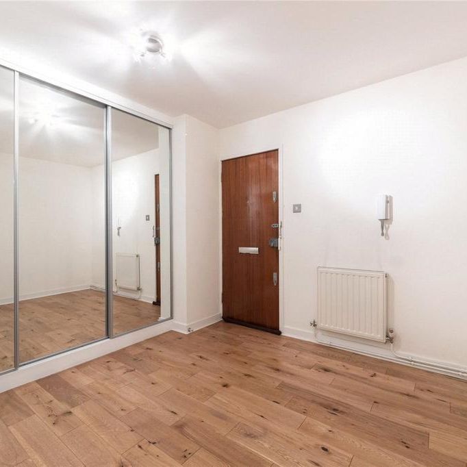 3 bedroom flat to rent - Photo 1