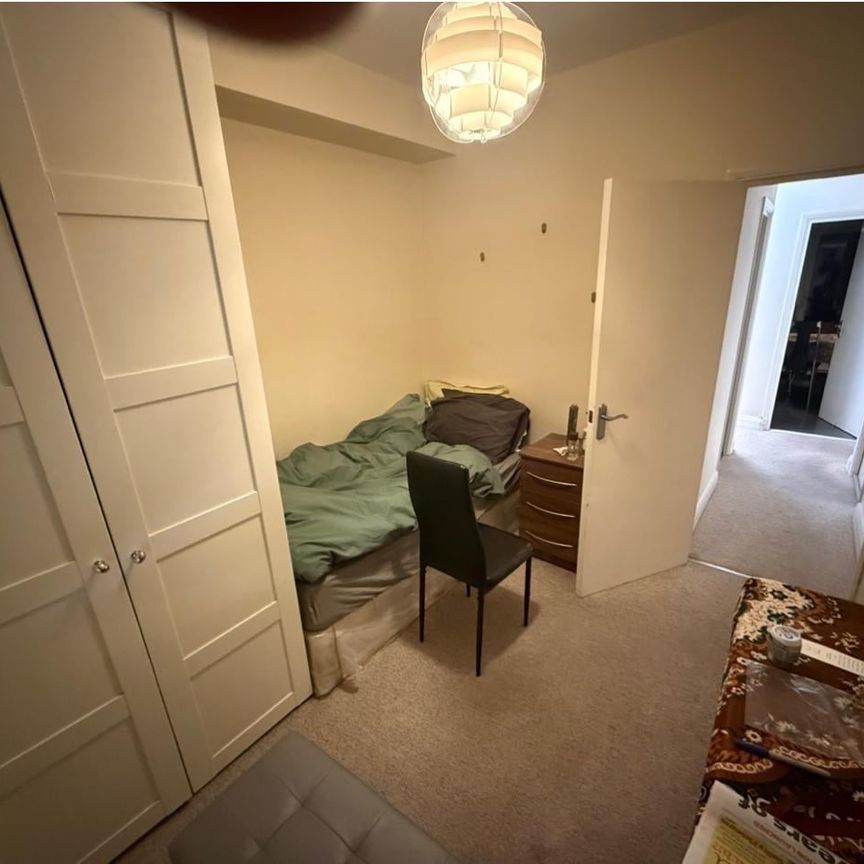 Room in a Shared Flat, Harrow Road, W9 - Photo 1